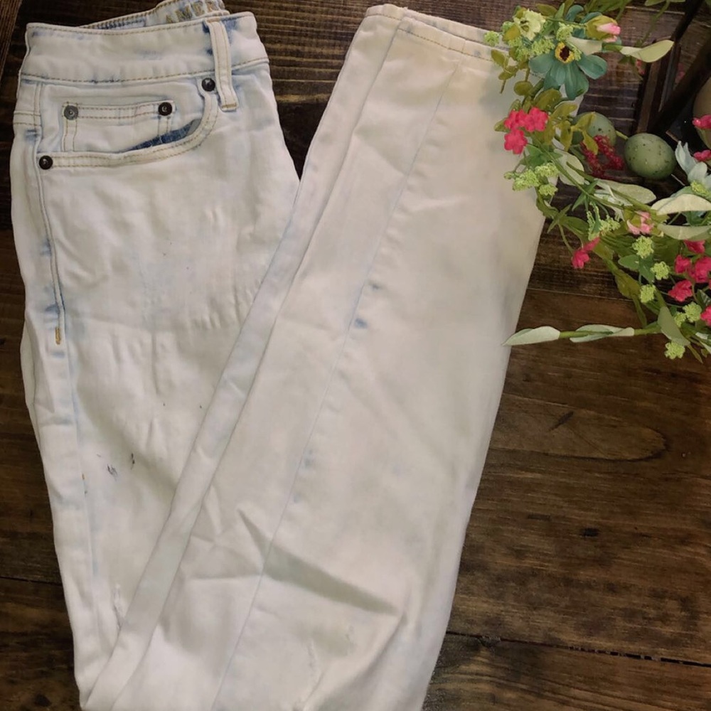 American Eagle Acid Wash White Jeans